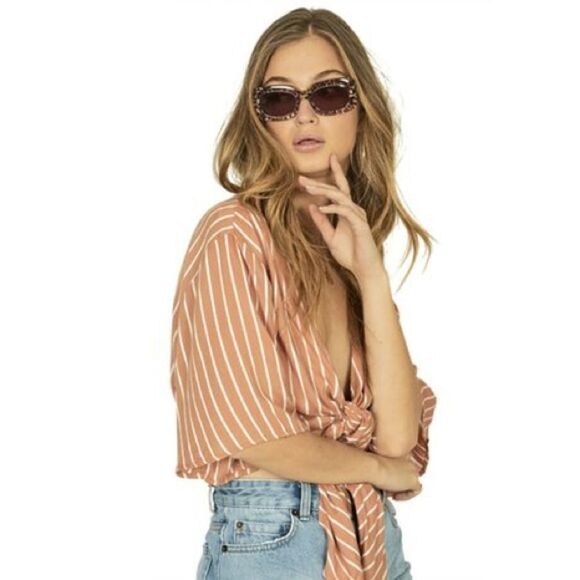 D’Blanc x Amuse Society Elsewhere Sunglasses - blk - Picture 5 of 6